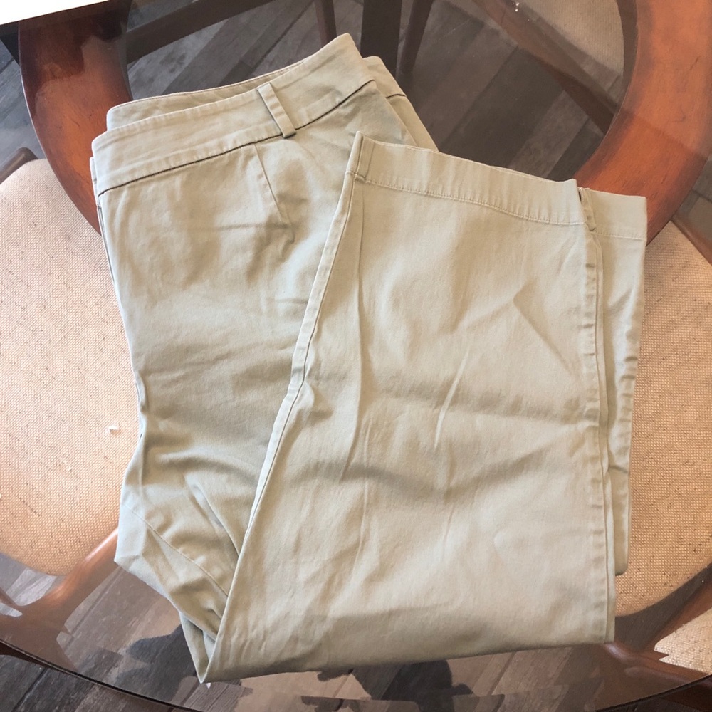 🎉5 for $25 sale🎉 Talbots heritage capri 18W